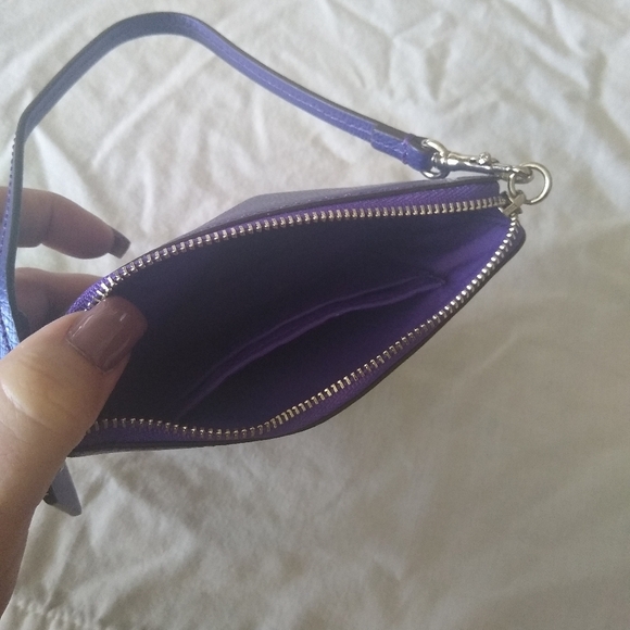 Coach F53429  Crossgrain Leather Corner Zip Wristlet, SV/Metallic Purple… - Picture 7 of 13